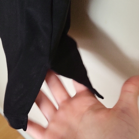 Elegant Black Sleeveless Top by Nina Leonard – Timeless, Chic & Perfect - Picture 7 of 8